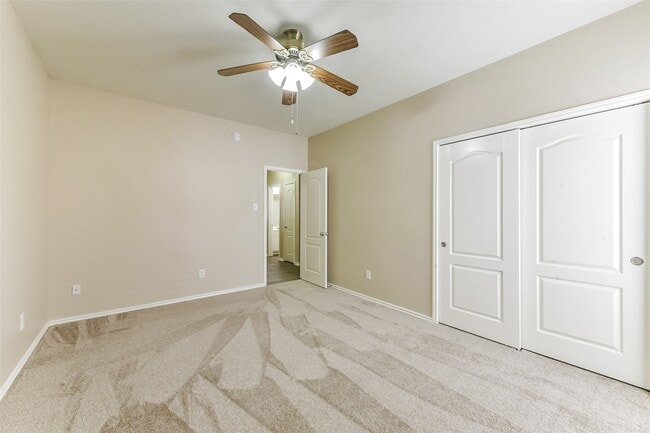 Building Photo - 9127 Willow Crossing Dr