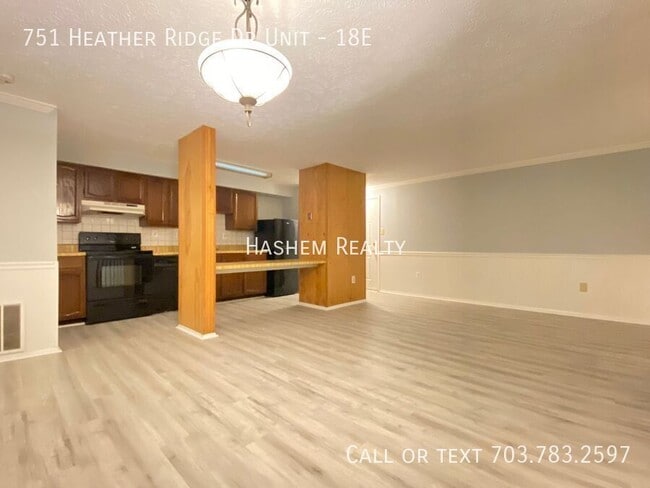 Building Photo - 751 Heather Ridge Dr