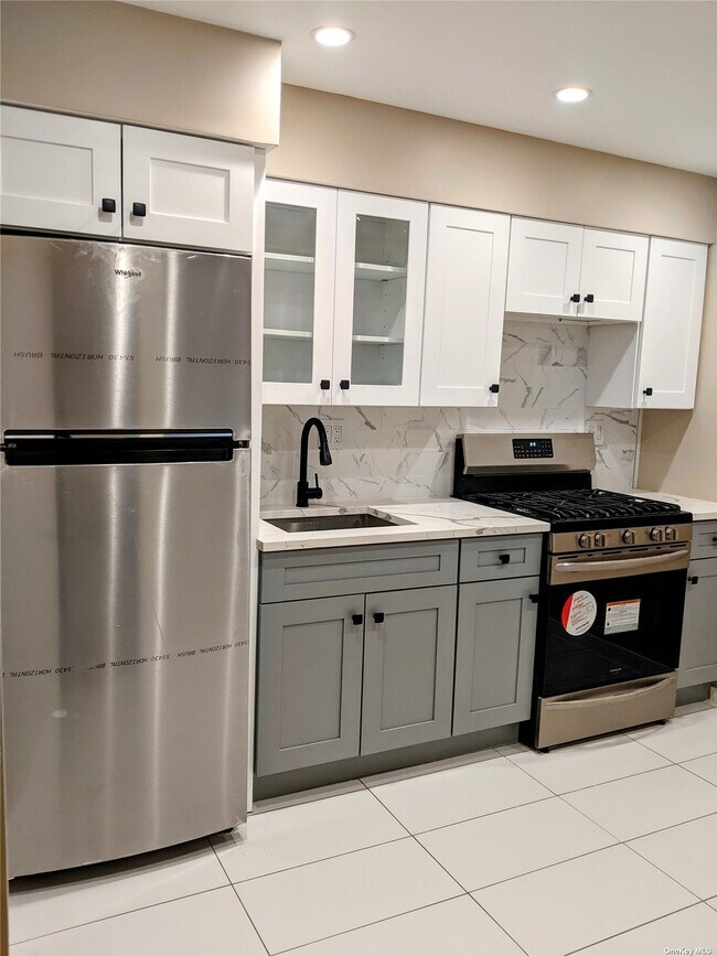 Building Photo - 91-14 95th Ave