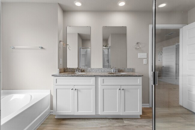 Building Photo - 8588 Palmetto Dr