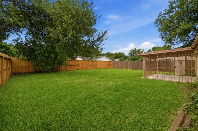 Building Photo - 2126 Quail Valley E Dr