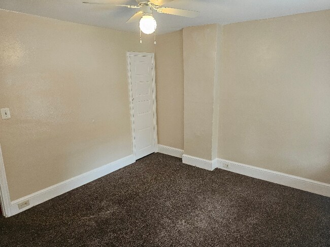 Building Photo - 305 Buttonwood St
