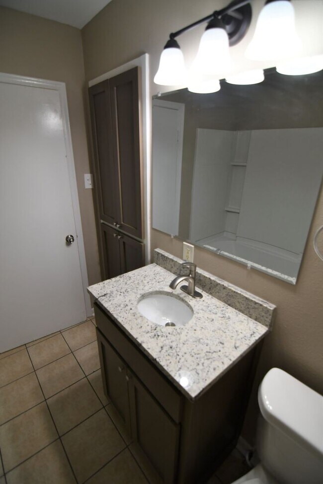 Building Photo - Must See!  Newly renovated, 3 bedroom, 1 bath home in Brownsfield off Plank Road