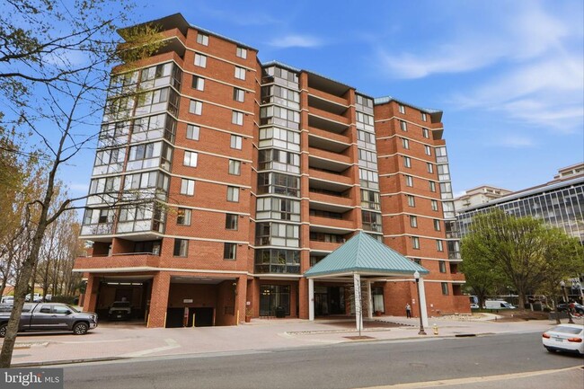 Building Photo - 1001 N Randolph St