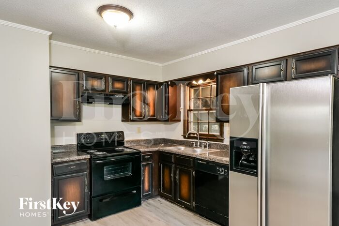 Building Photo - 5585 Fair Cove
