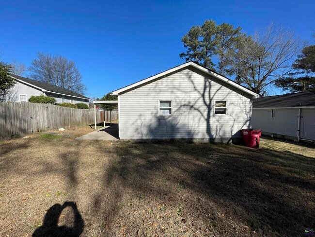 Building Photo - 1235 Boone St