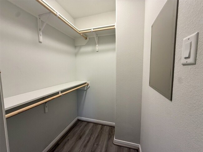 Building Photo - 7506 Stone Arbor Ln