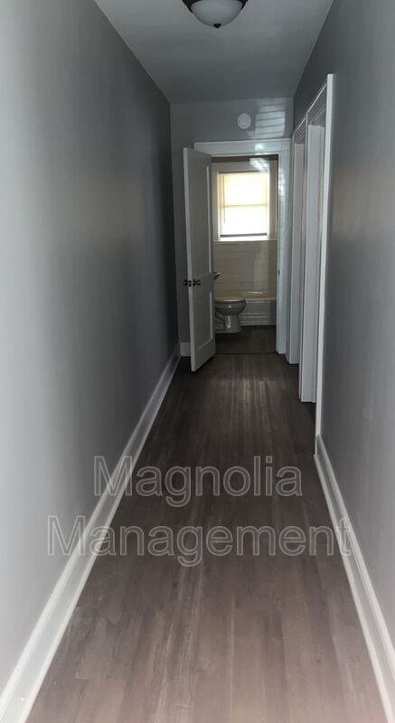Building Photo - 1428 Perry Ave