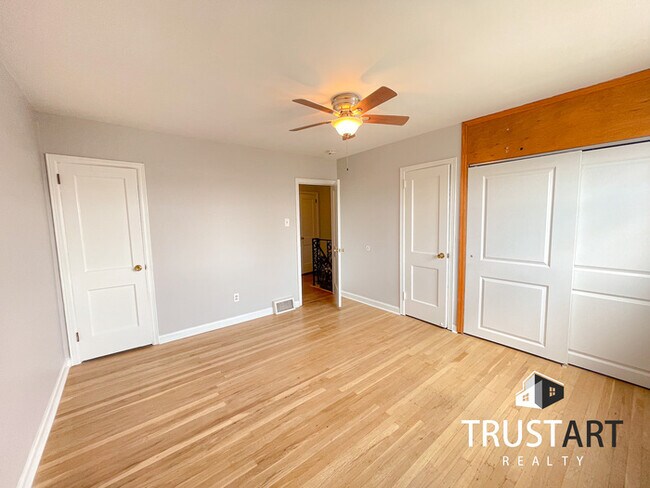 Building Photo - 3 bedroom house in Tacony