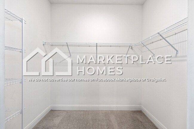 Building Photo - 5428 SW 44th Ct Rd
