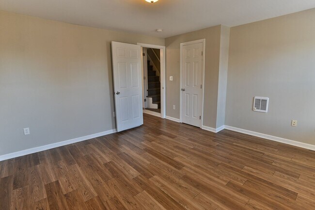 Building Photo - 142 S 29th St