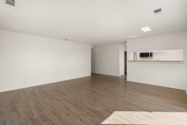 Building Photo - 1730 Arlene Rd SE