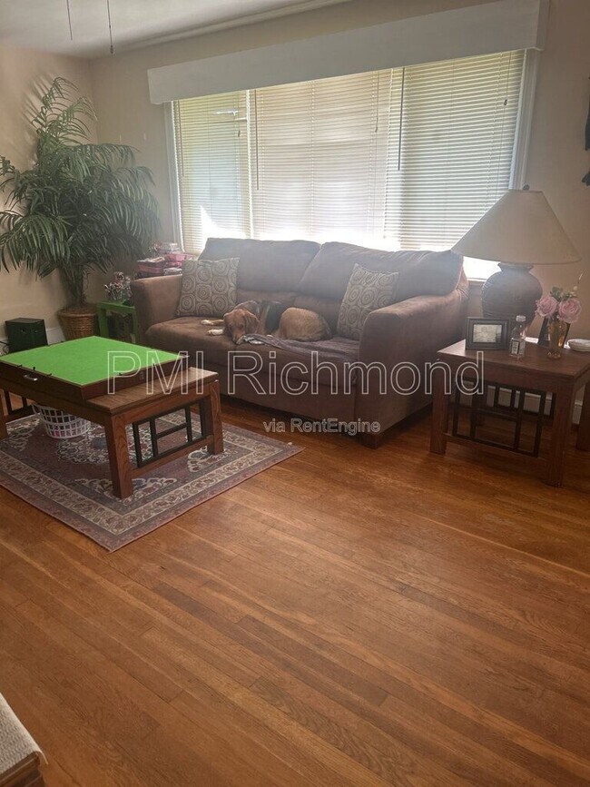 Building Photo - 915 Northampton Rd