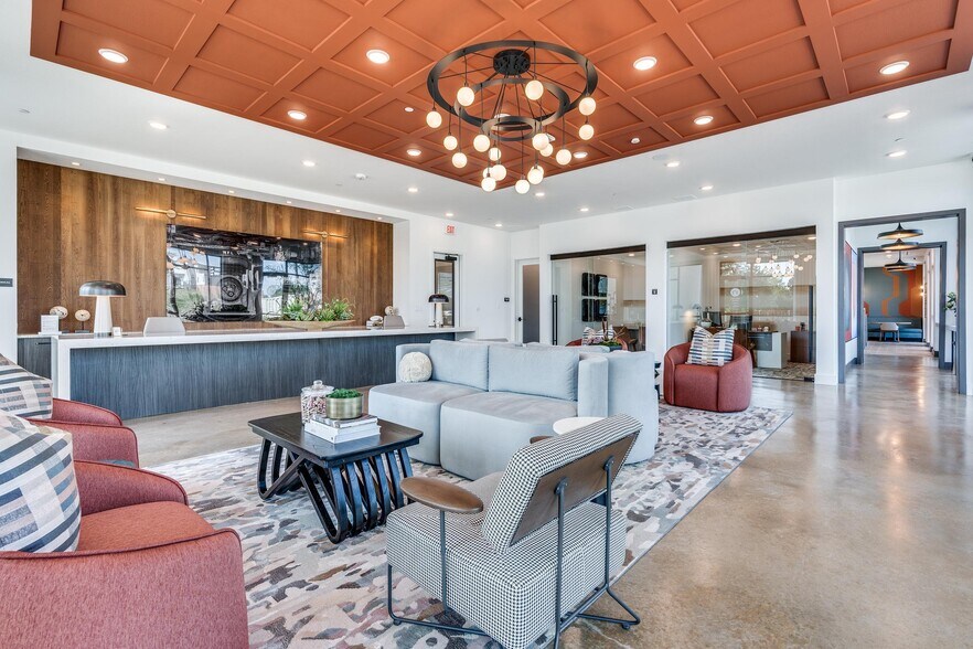 Building Photo - 650 E Sycamore St