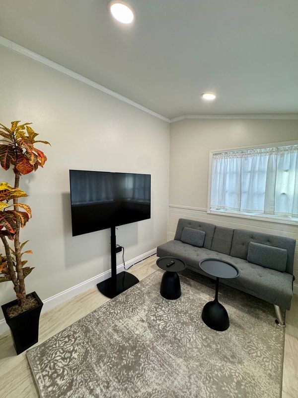 Building Photo - 1631 Thacker Ave