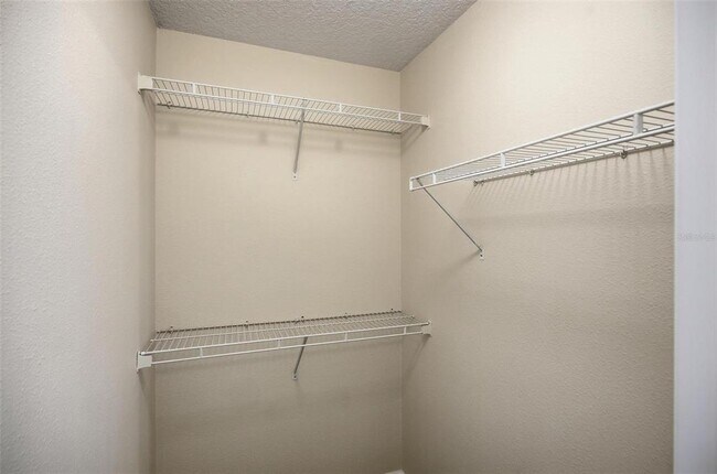 Building Photo - 165 Plainview Dr