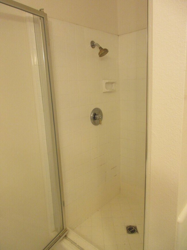 Building Photo - Beautiful Condo in the heart of Studio City