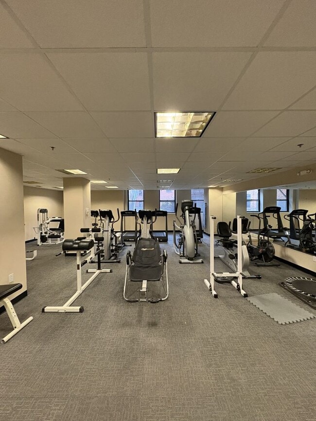 Building Photo - Spacious and Lovely Fed Hill 2bd/2ba Condo with CAC, W/D and more!