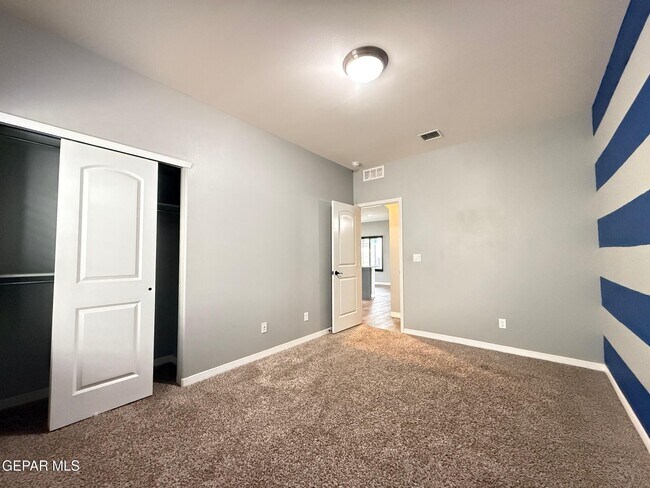 Building Photo - 13454 Everingham St