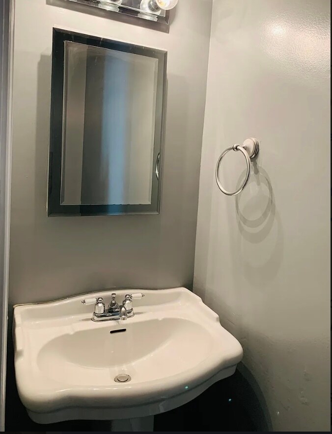 Building Photo - 3114 Strathaven Ct
