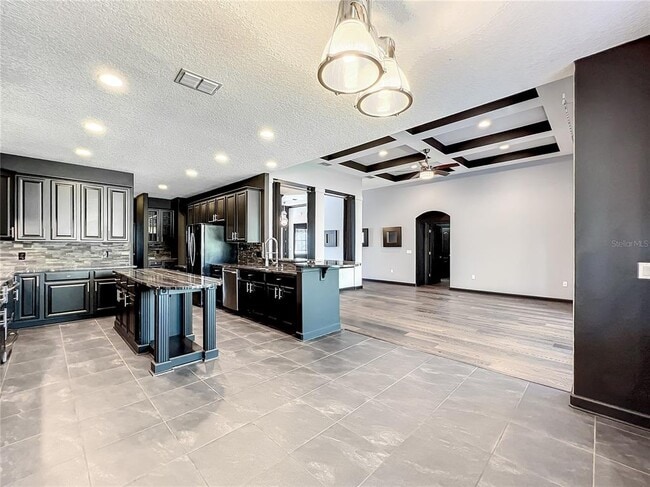 Building Photo - 10041 Oak Quarry Dr