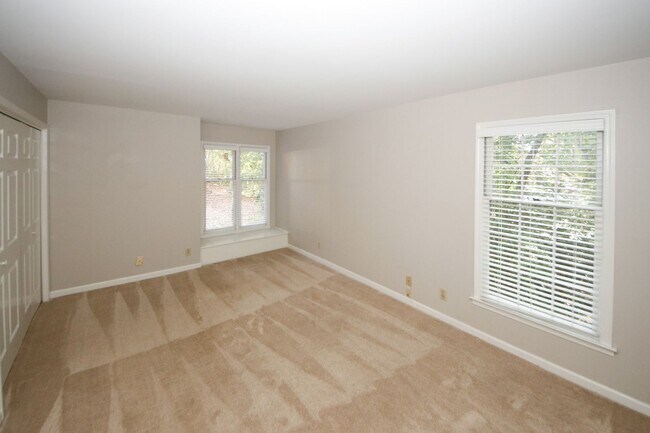 Building Photo - Secluded Community Near The Perimeter Mall