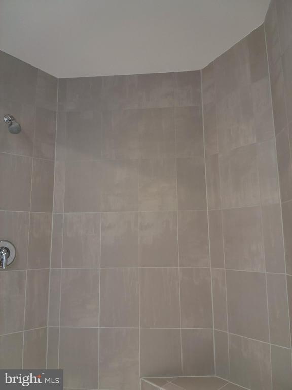 Building Photo - 25020 Cambridge Hl Ter