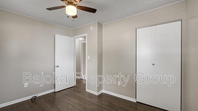 Building Photo - 265 N Milford Rd