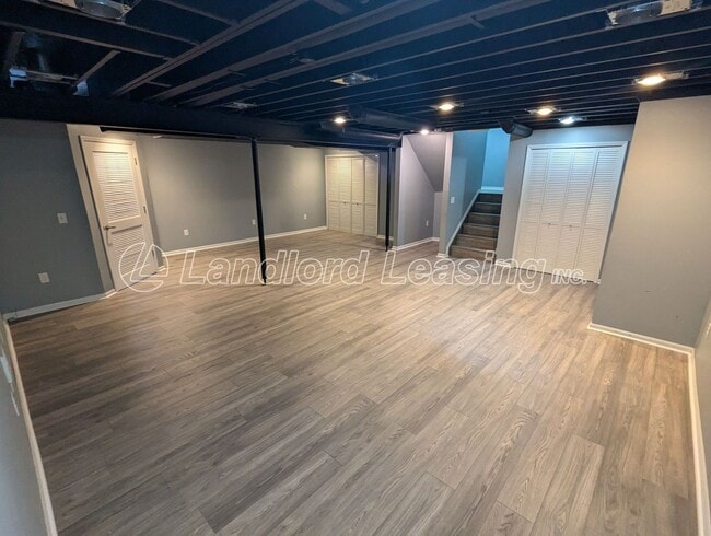 Building Photo - 35330 Oxford Ct