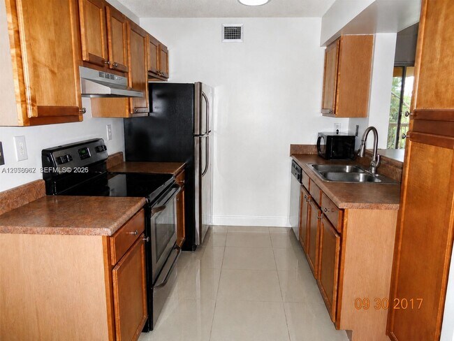 Building Photo - 4970 NW 97th Pl