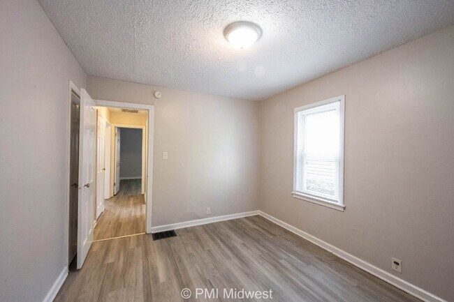 Building Photo - "Charming 3-Bedroom Home in Beech Grove - Cozy Living with Ample Space!"