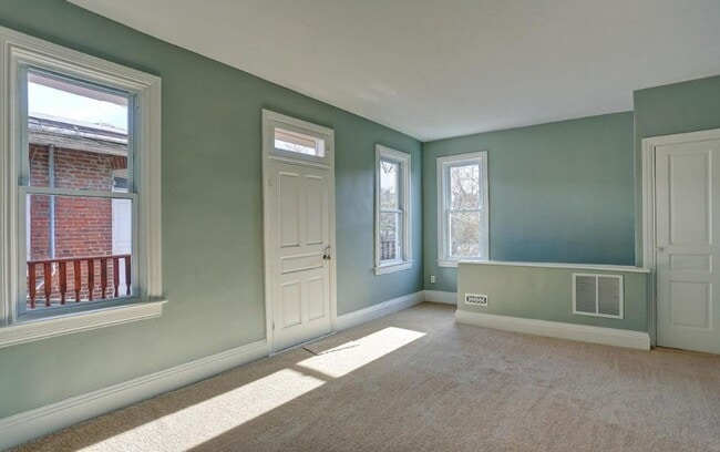 Building Photo - Coming Soon - Spacious 4 Bedroom, 1 Bath H...