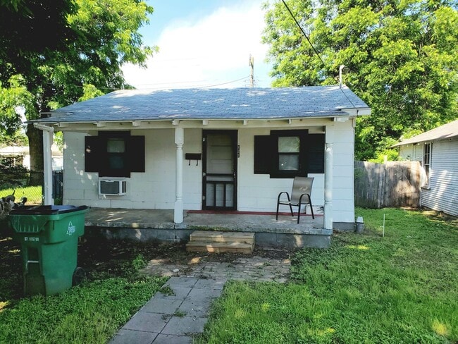 Building Photo - Cute Cottage | Burkburnett