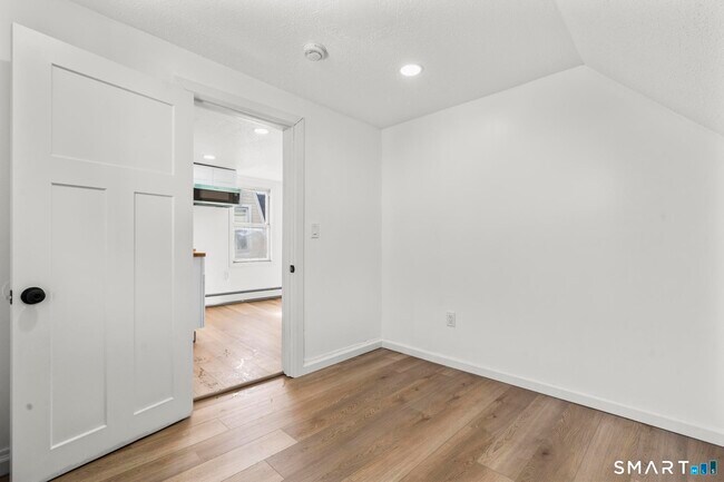 Building Photo - 26-28-28 Mc Lean St