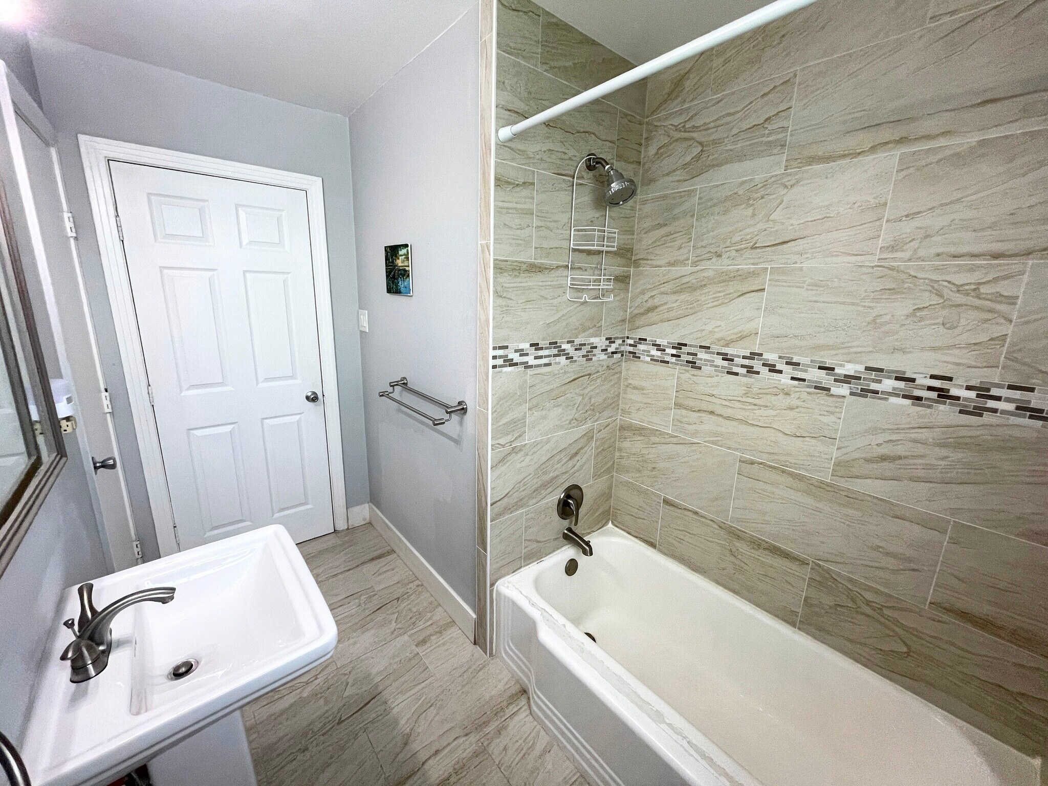 Building Photo - 618 Dunkley Dr