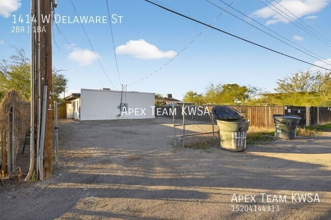 Building Photo - 1414 W Delaware St