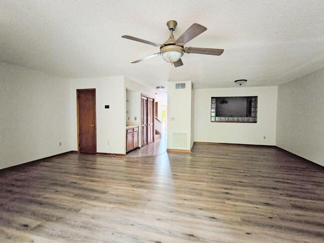 Building Photo - 3110 Paddle Creek Dr