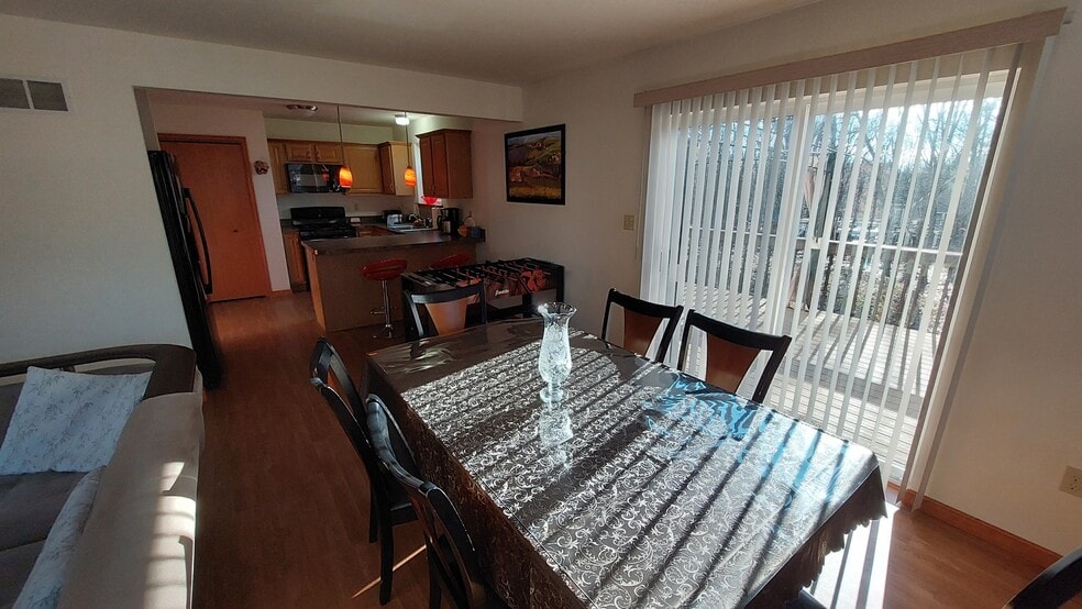 Building Photo - 51 Mohawk Trl