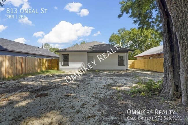 Building Photo - 813 Oneal St