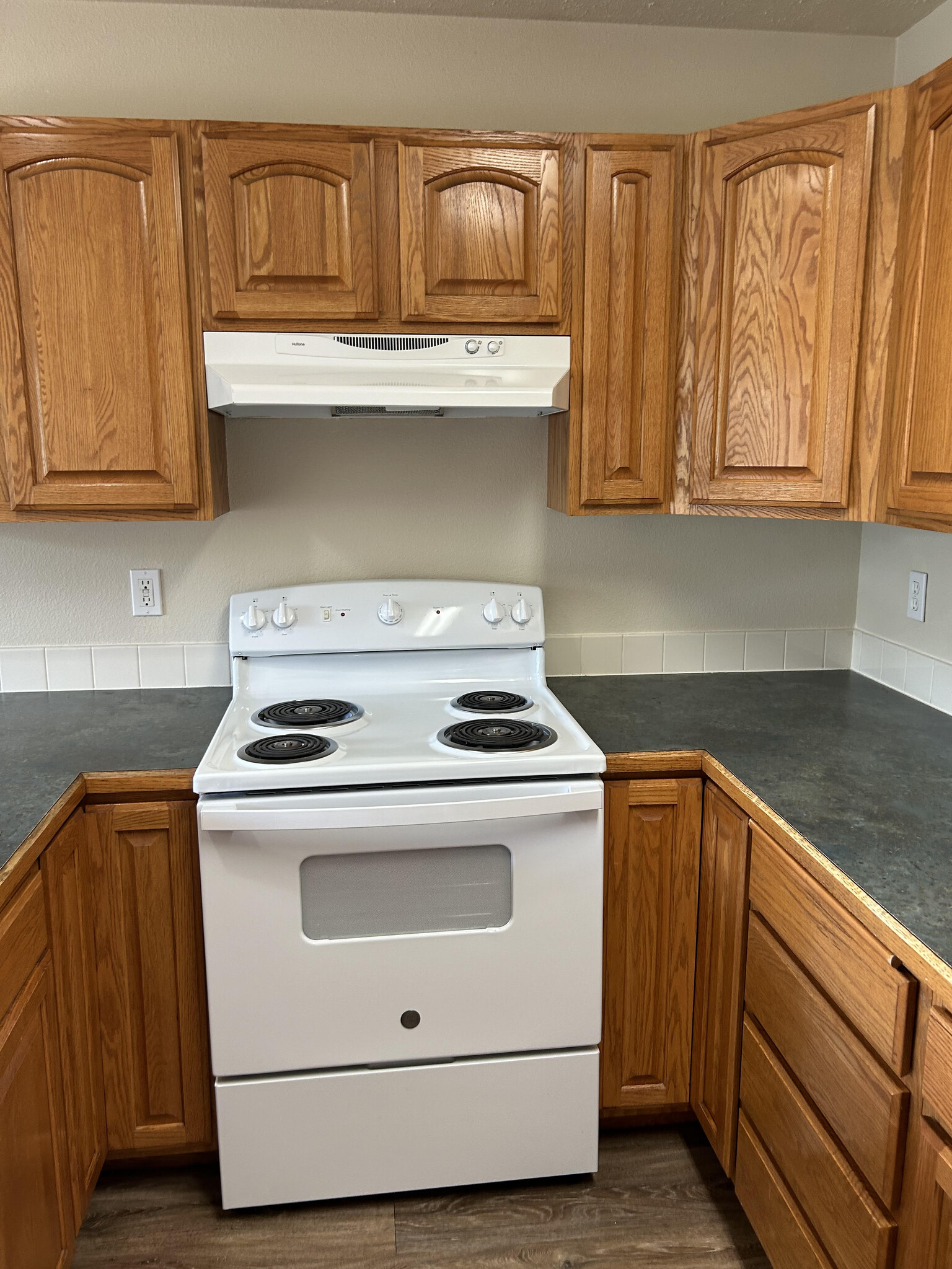 Kitchen - 220 E Mission Ave