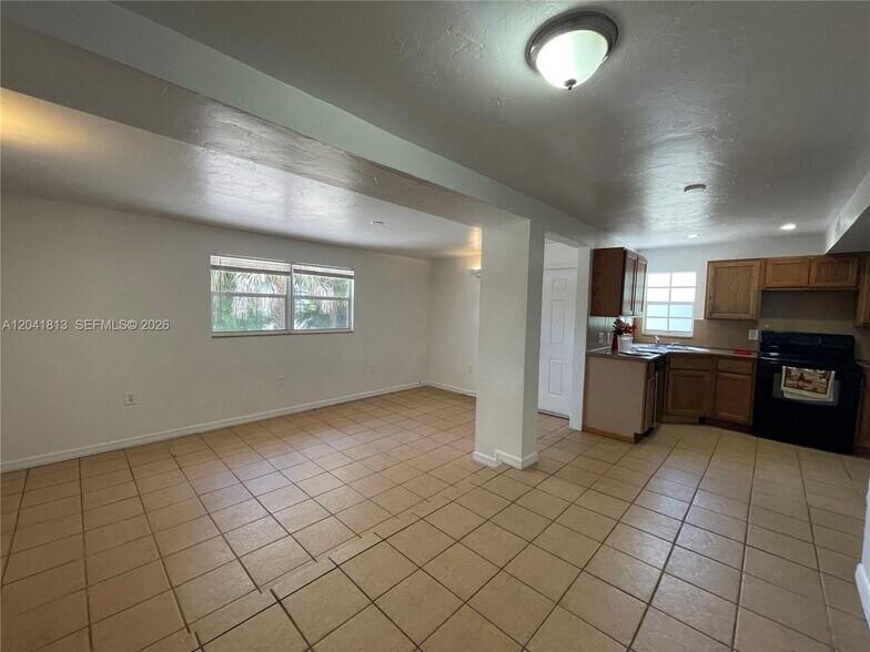 Building Photo - 804 NW 19th Ter