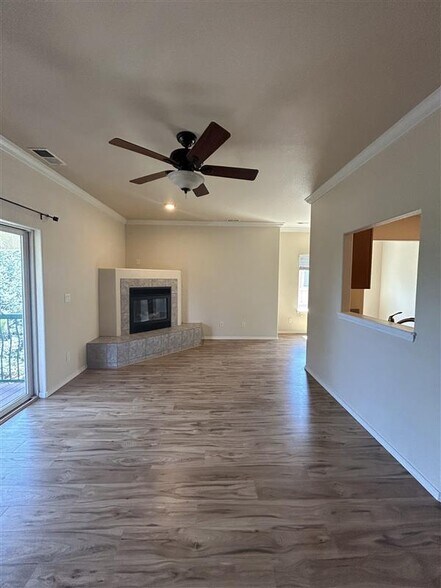 Building Photo - 3011 Mandalay Grv