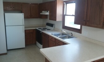Building Photo - 1505 W Veterans Pkwy
