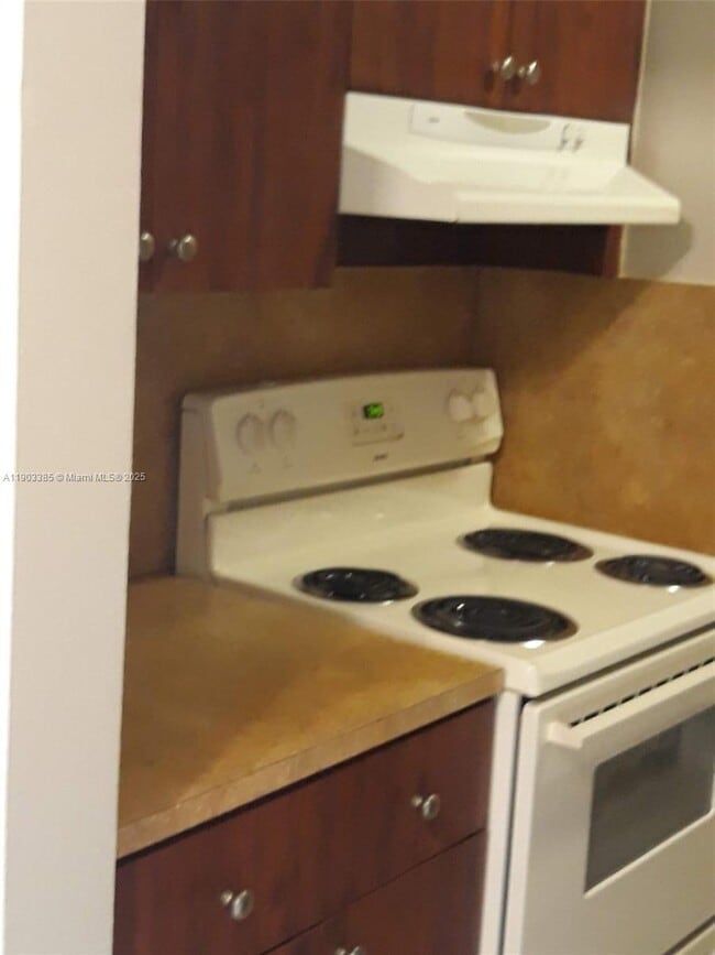 Building Photo - 7401 SW 152nd Ave