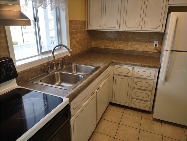 Building Photo - 1566 Pleasant Rd