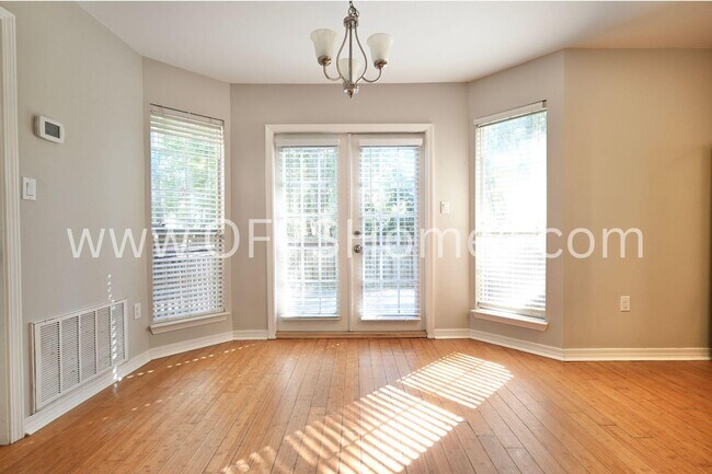 Building Photo - 391 Brookwood Blvd