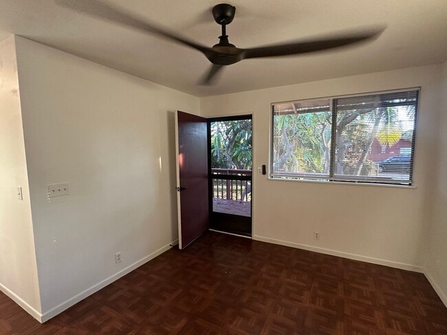 Building Photo - 2 bedroom 1.5 bathroom Ohana, across the street from the beach and park!