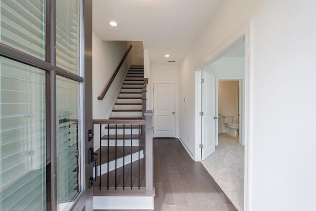 Building Photo - 510 Healy Dr