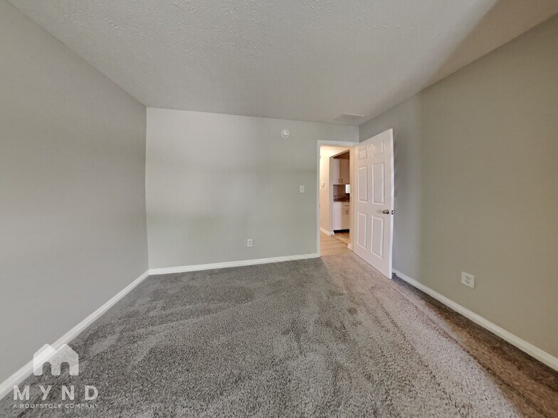 Building Photo - 6627 Lost Tree Ct