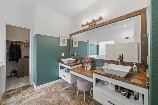 Building Photo - 18210 Juniper Creek Ln
